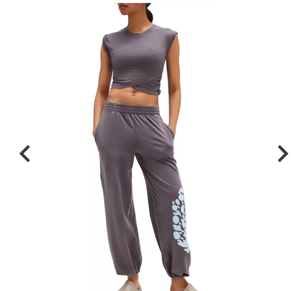 FP Movement Women's Hot Shot Logo
Crossover 2-Piece Set 🌸 - Picture 4 of 14